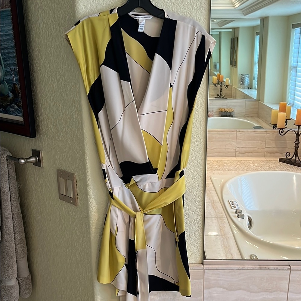 Stylish Diane von Furstenberg Women's Dress in Yellow & Black 2 silk